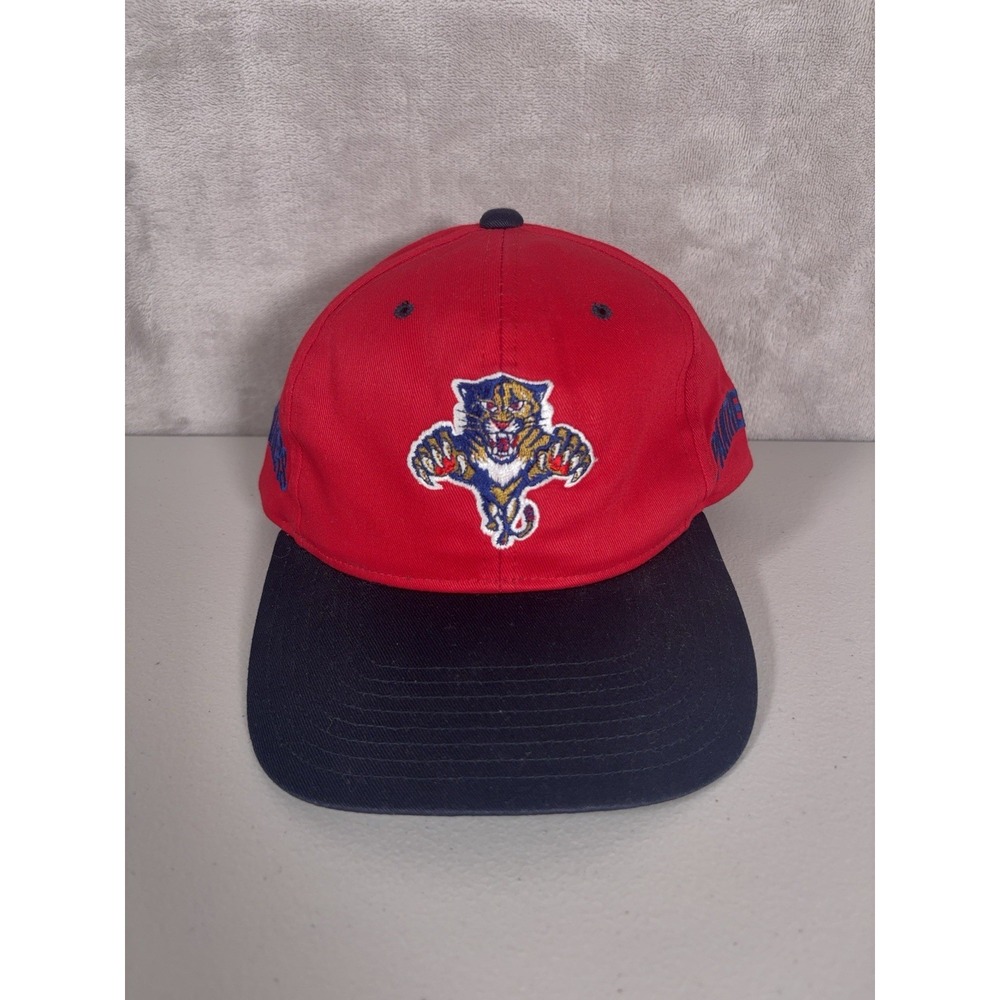 Vintage Florida Panthers Snapback Cap Red NHL Embroidered Logo Hockey Hat